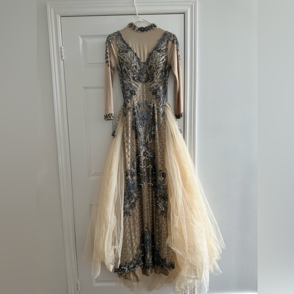 gorgeous dress worn once with alterations cost me 2000 fits size 4-6 - Picture 1 of 10